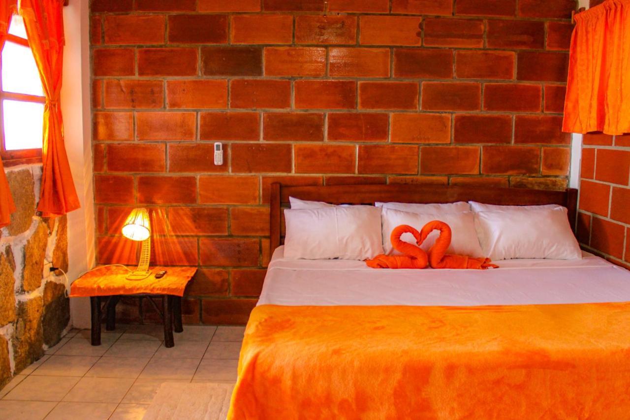 מונטניטה Hanga Roa Hotel מראה חיצוני תמונה