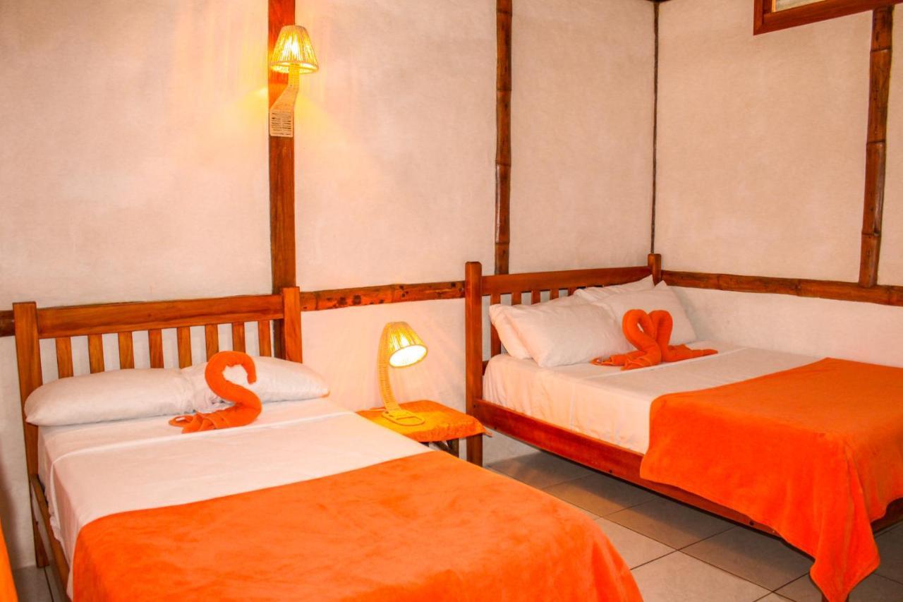 מונטניטה Hanga Roa Hotel מראה חיצוני תמונה