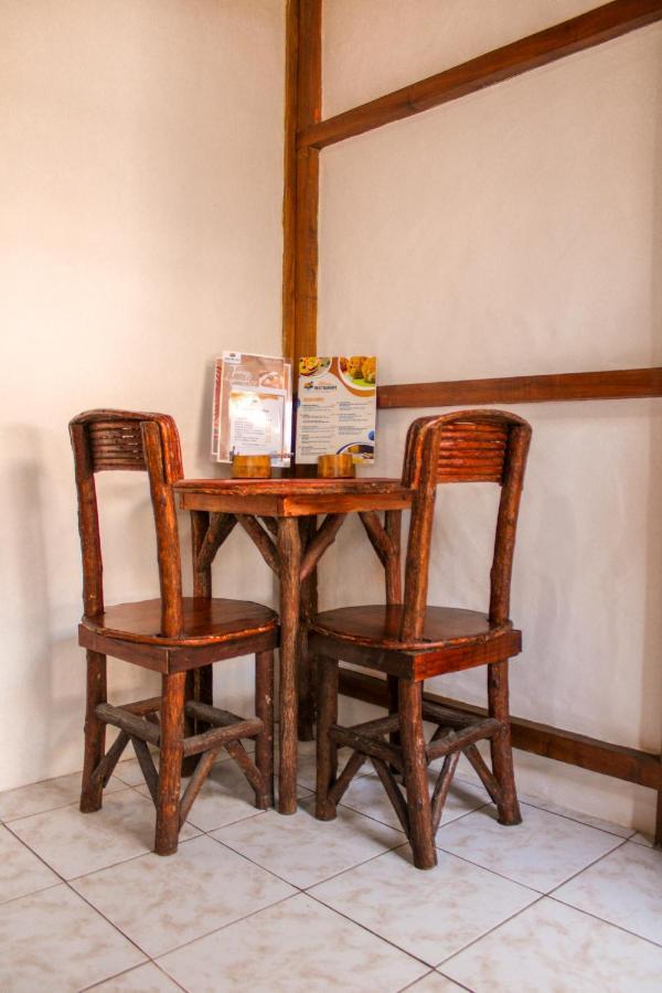 מונטניטה Hanga Roa Hotel מראה חיצוני תמונה